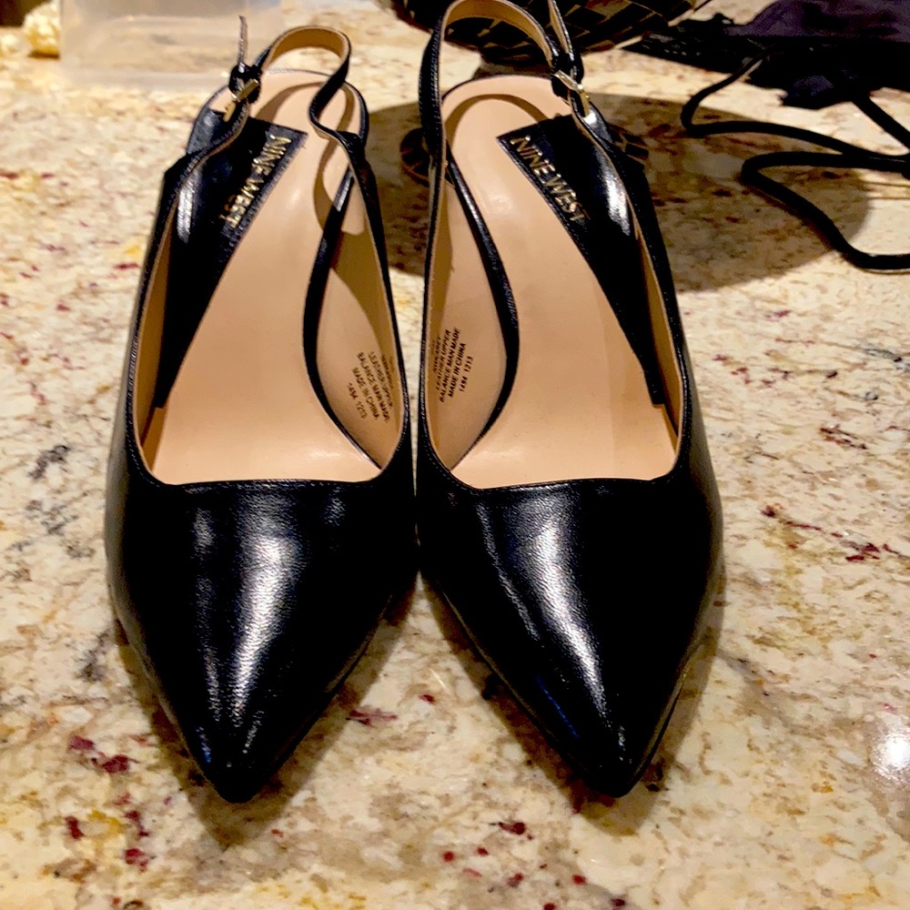 Navy blue sling backs. Nine West.